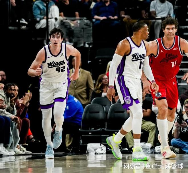 国王多点开花力克快船 威少三双助球队取胜 伦纳