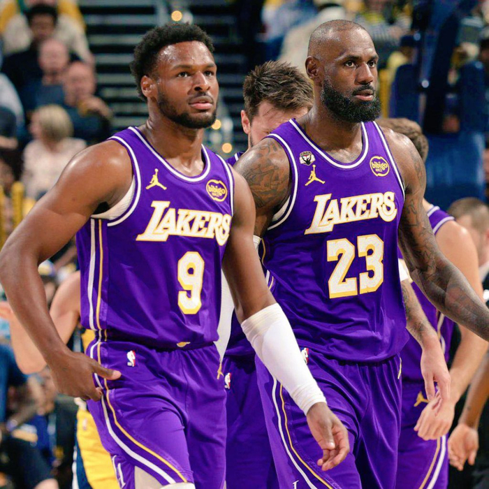 詹姆斯父子同场竞技 布朗尼康复后首秀助湖人取